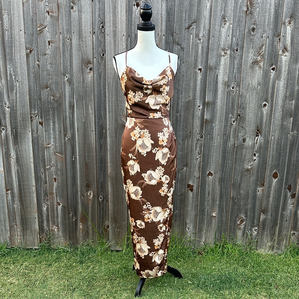 Aakaa Chocolate Floral Maxi Dress EUC